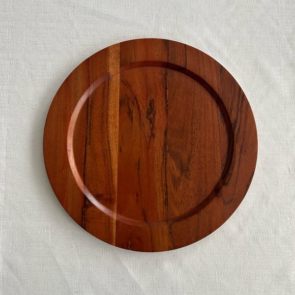Williams Sonoma Olive-wood Plate Setting - Picture 7 of 10